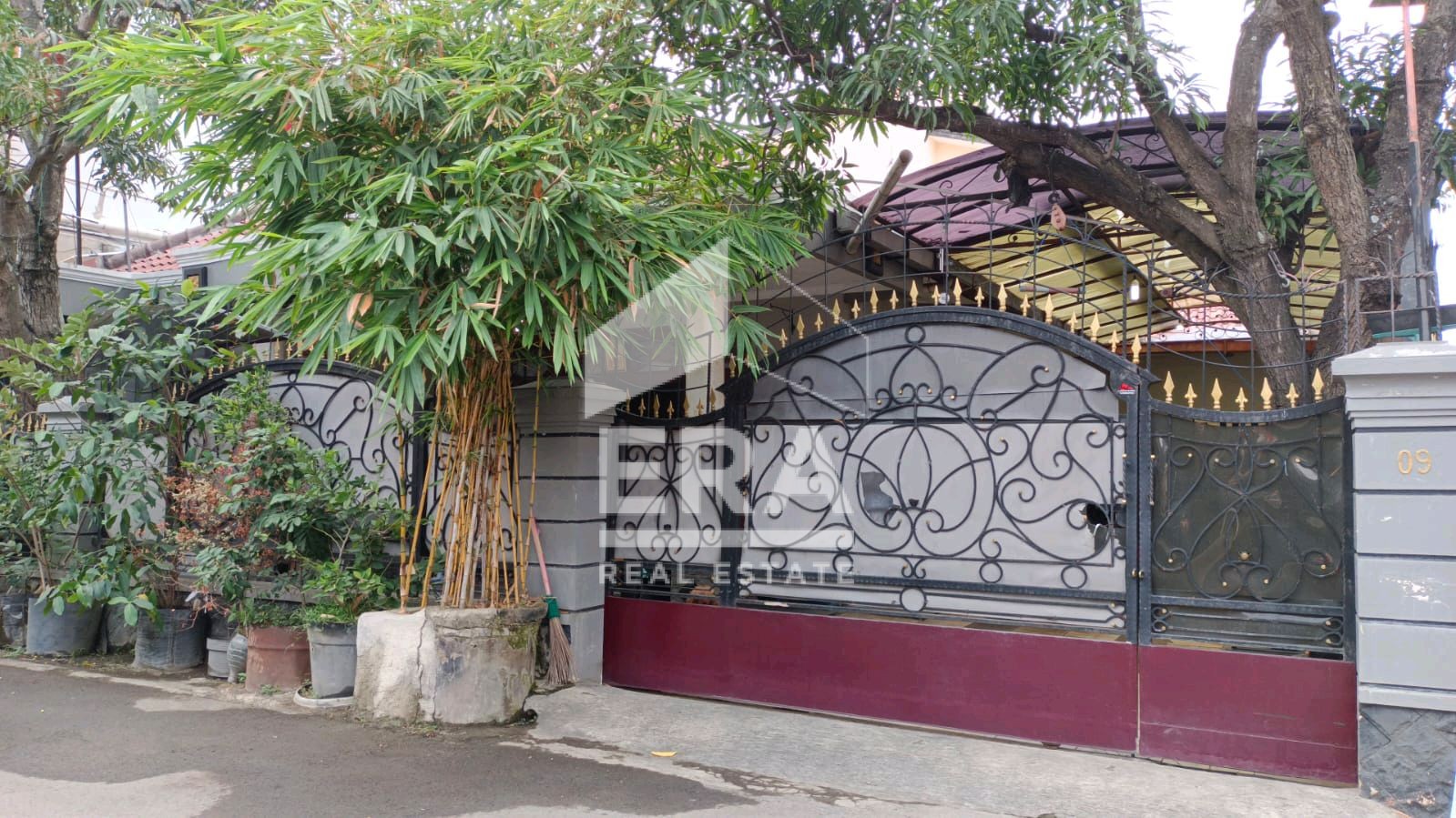 RUMAH - TEGAL TIMUR