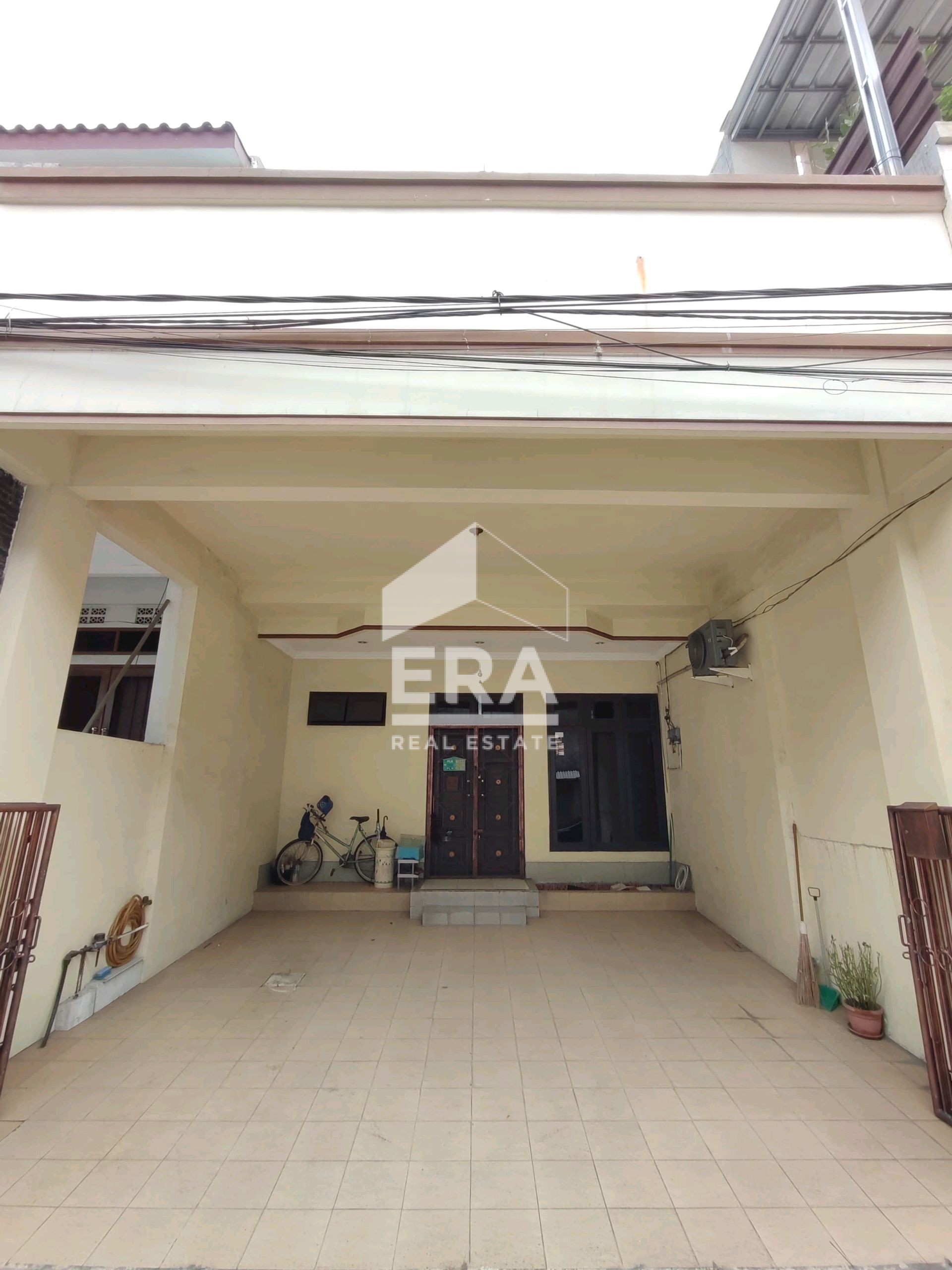 RUMAH - KELAPA GADING