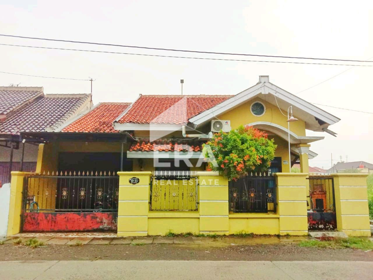 RUMAH - TEGAL BARAT