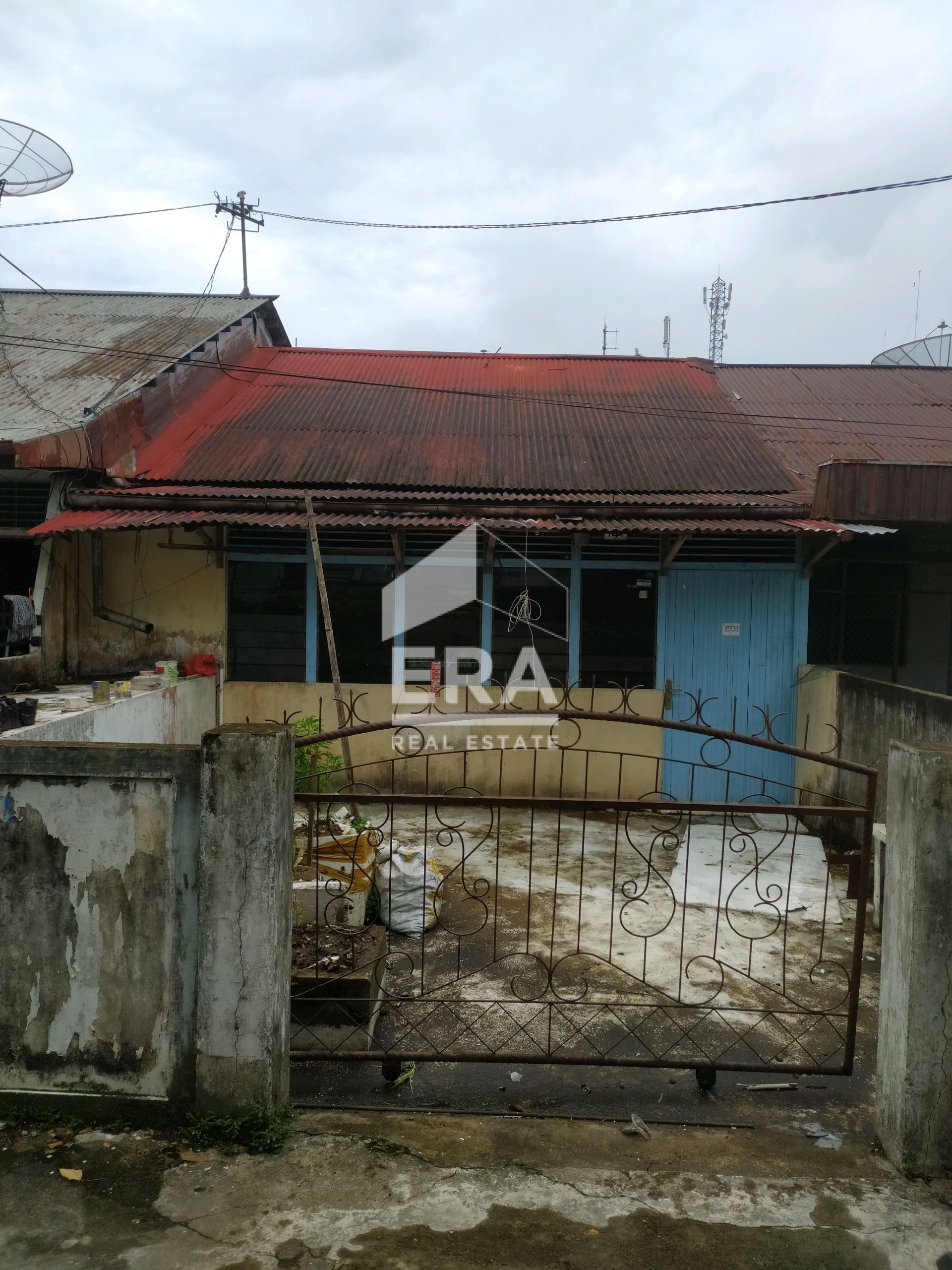 RUMAH - PONTIANAK SELATAN