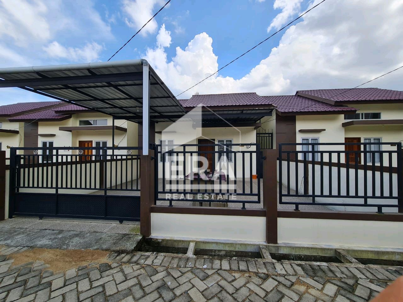 RUMAH - SUNGAI RAYA