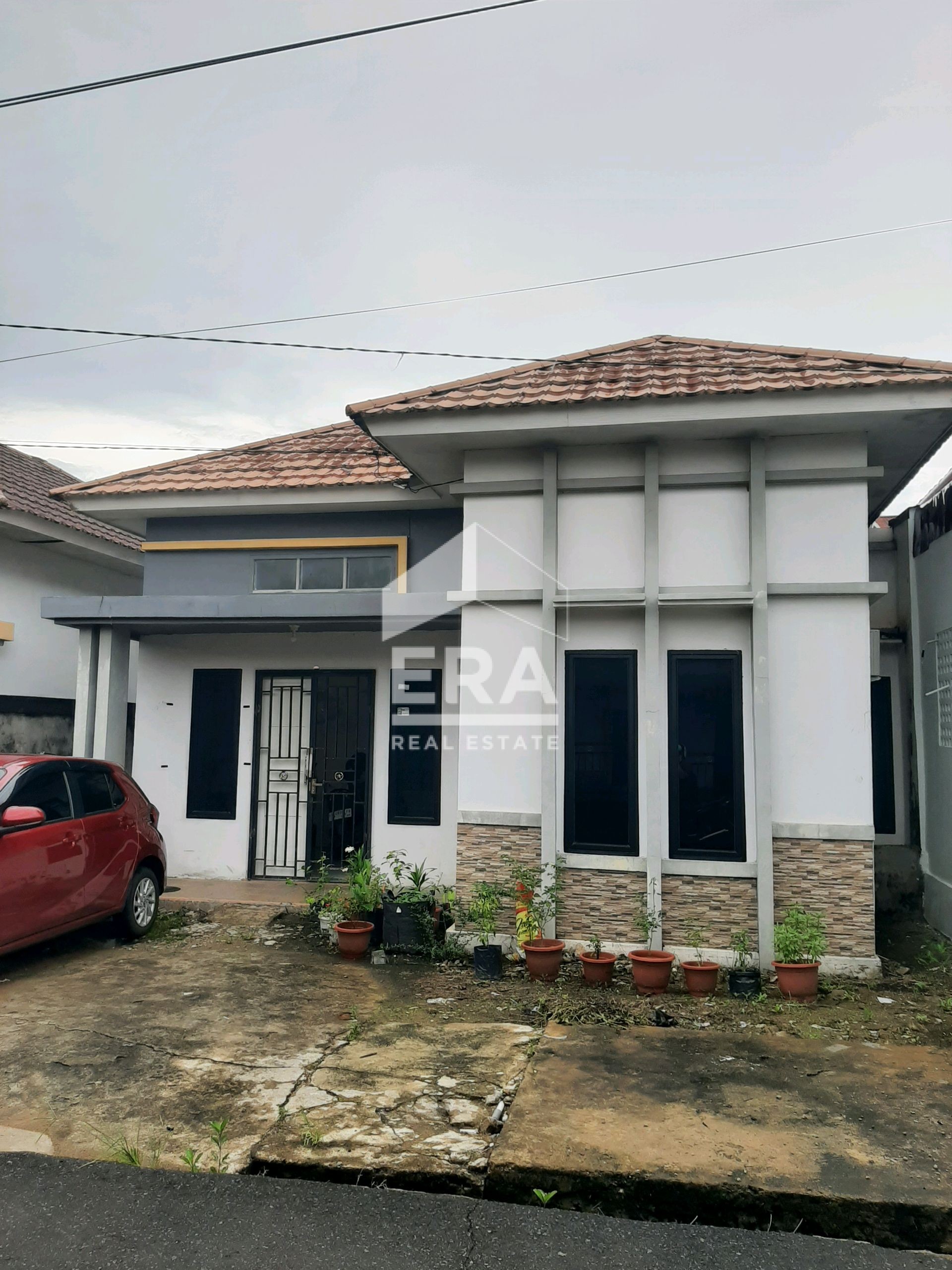 RUMAH - PONTIANAK SELATAN