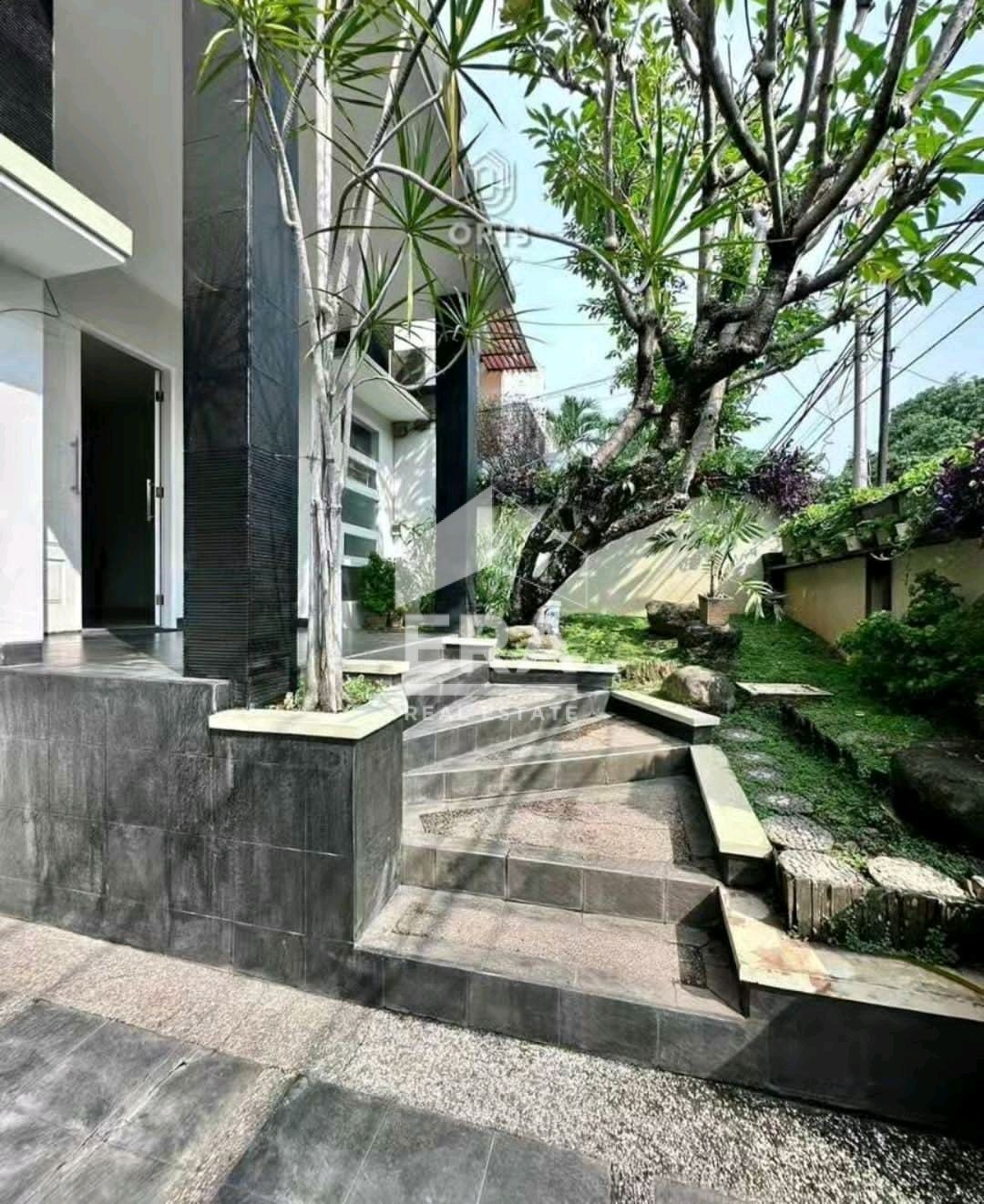 RUMAH - PONDOK INDAH