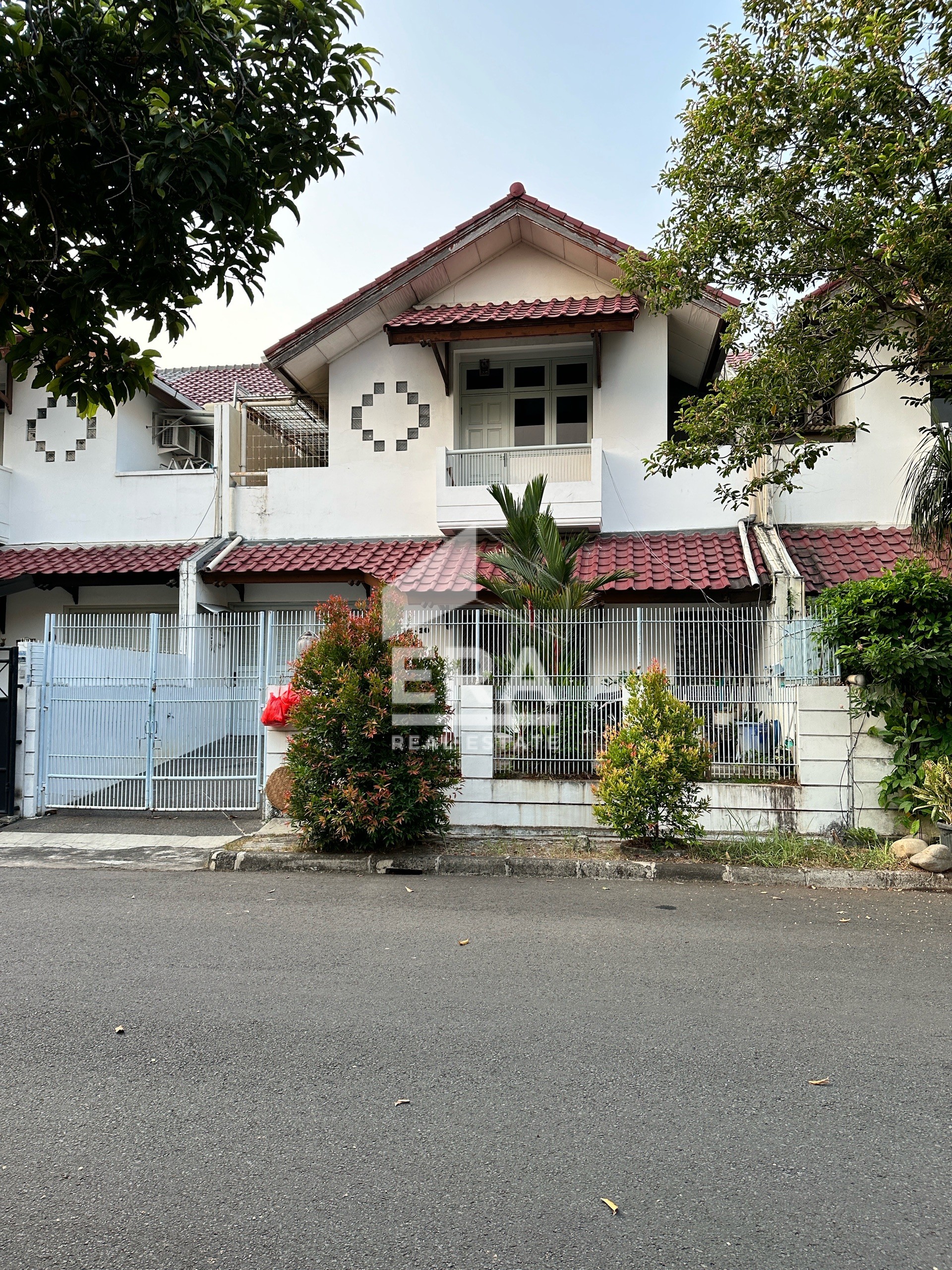 RUMAH - KEMBANGAN