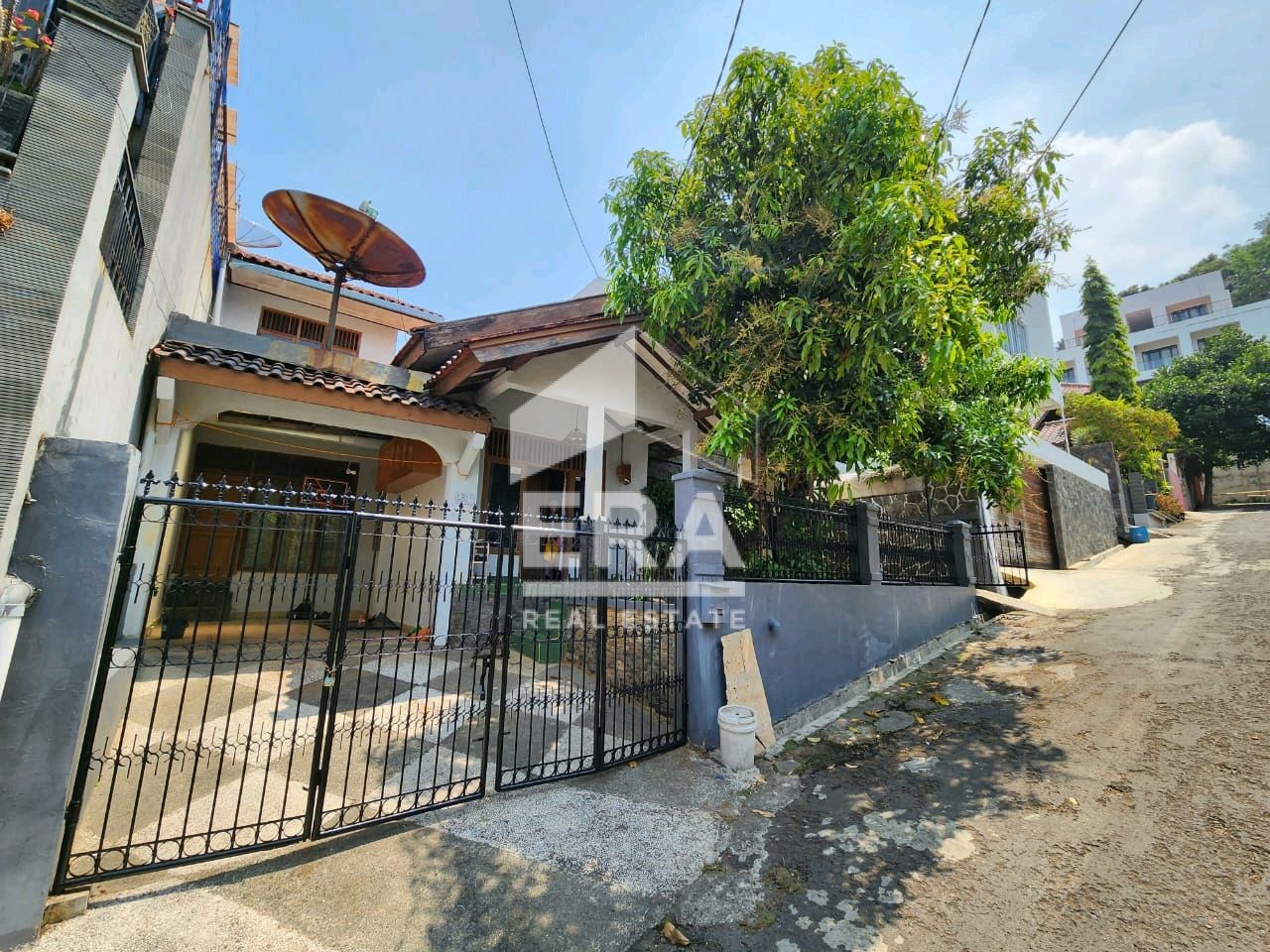 RUMAH - CIKUTRA