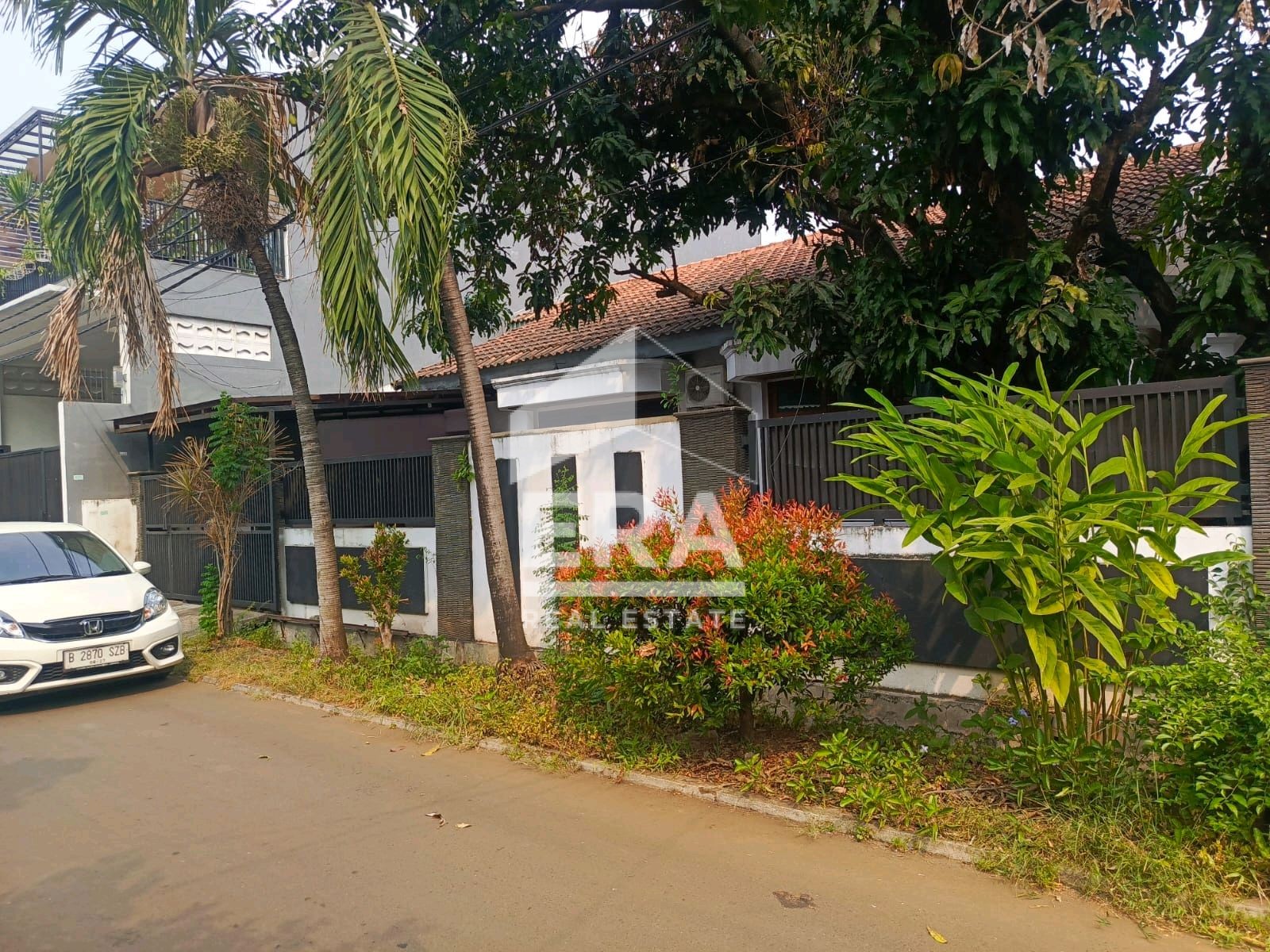 RUMAH - PESANGGRAHAN