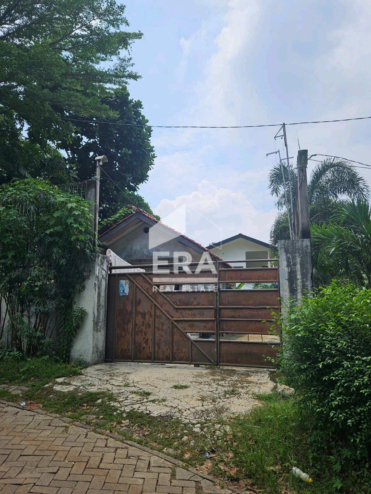 RUMAH - SERPONG UTARA