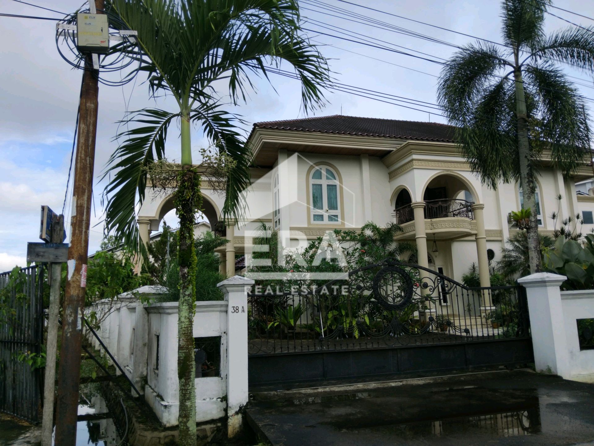 RUMAH - PONTIANAK SELATAN