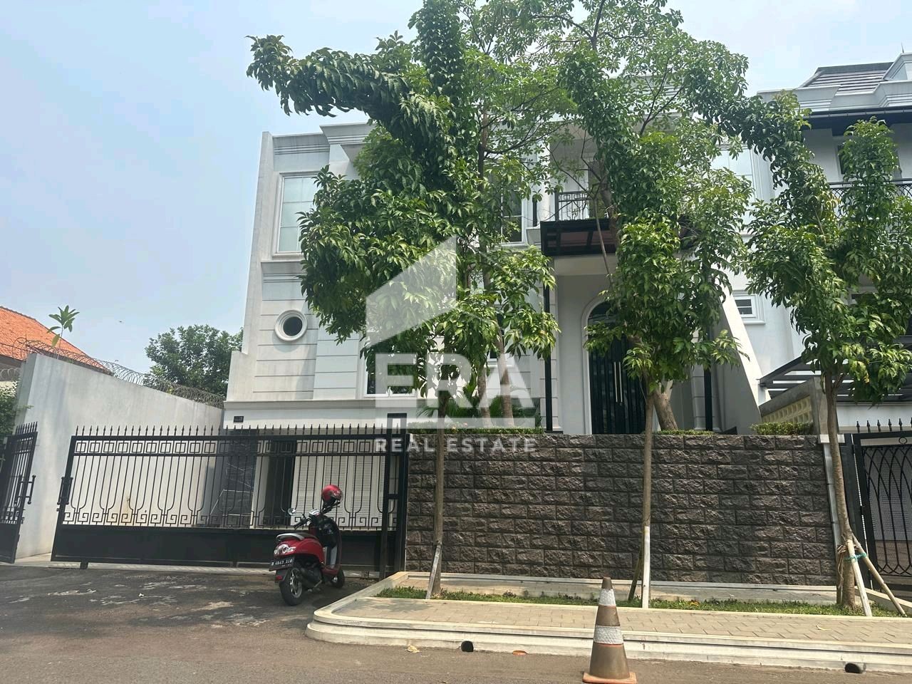 RUMAH - KEBAYORAN BARU