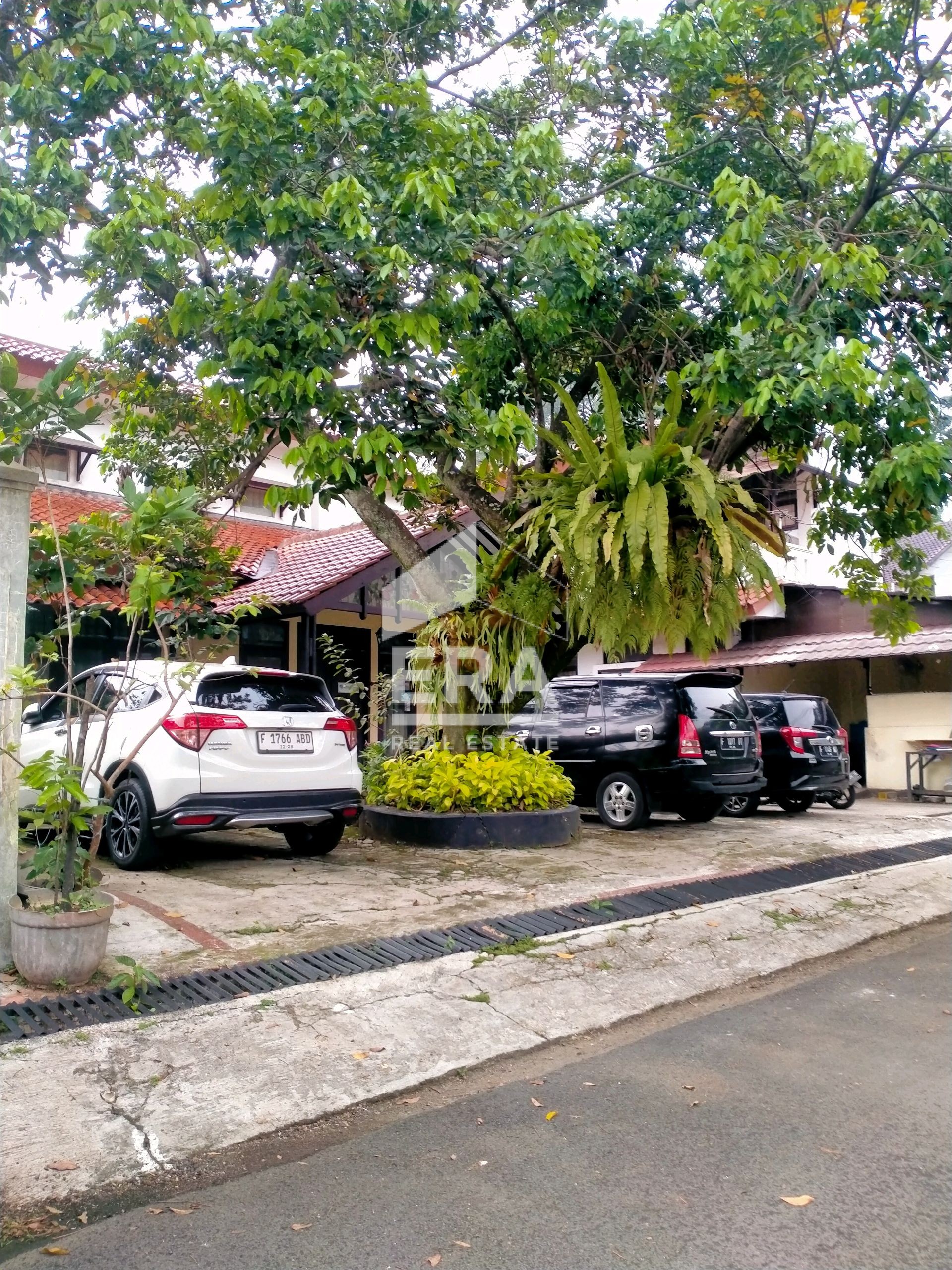 KOST - TANAH SAREAL