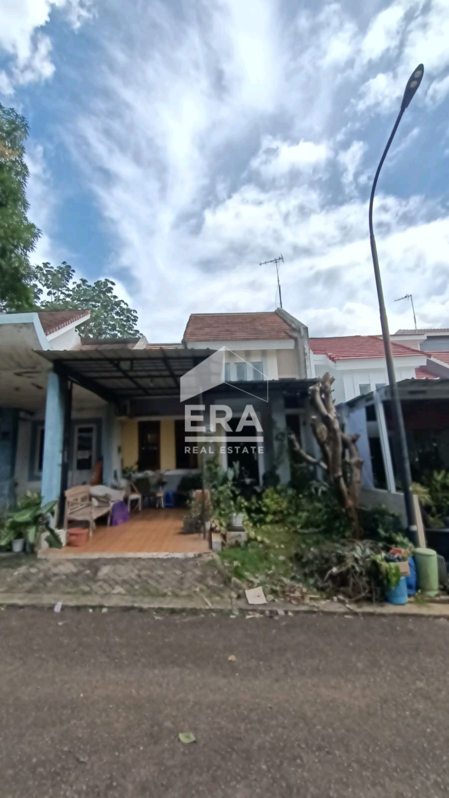 RUMAH - LEGENDA WISATA