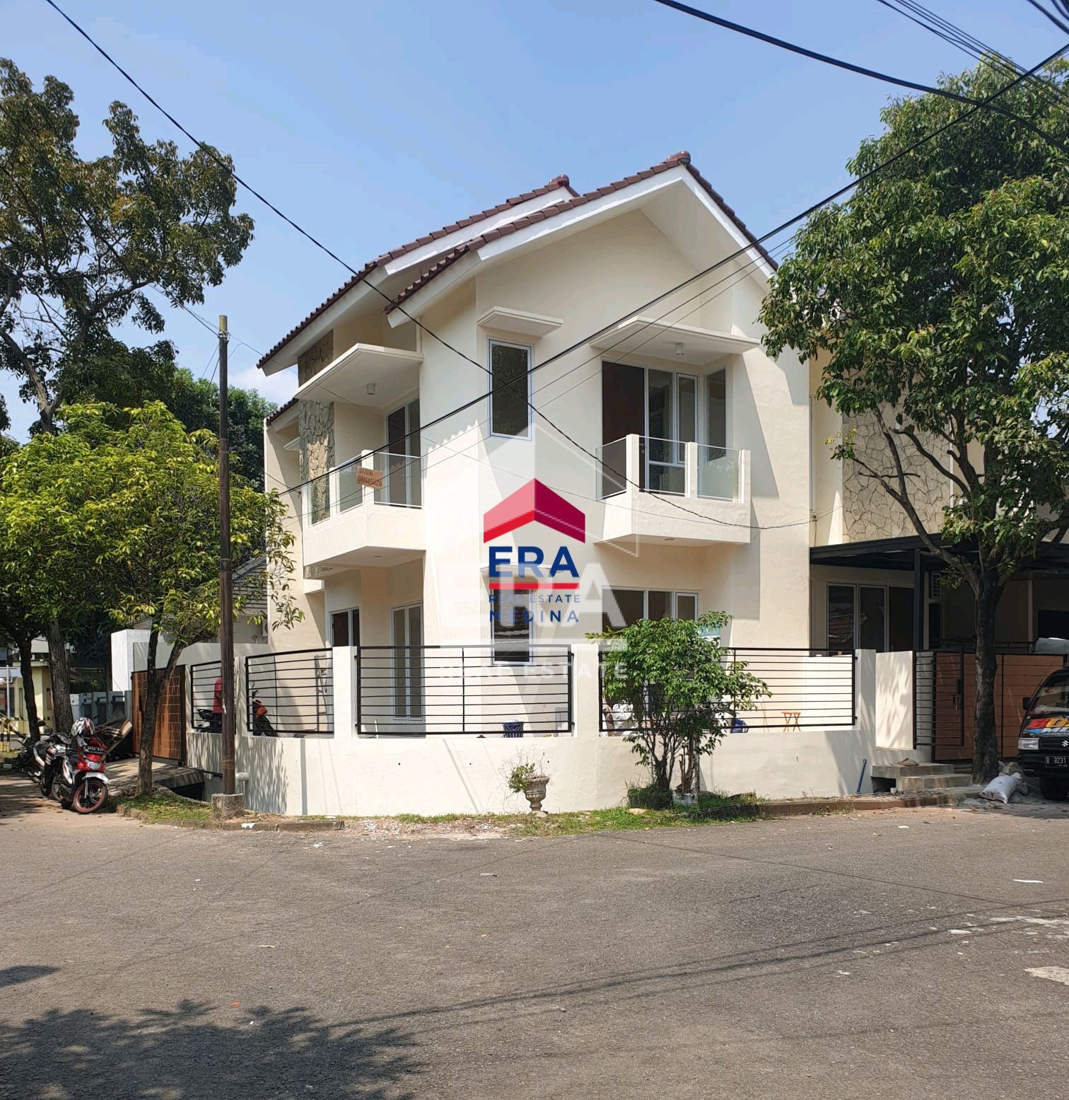 RUMAH - BINTARO