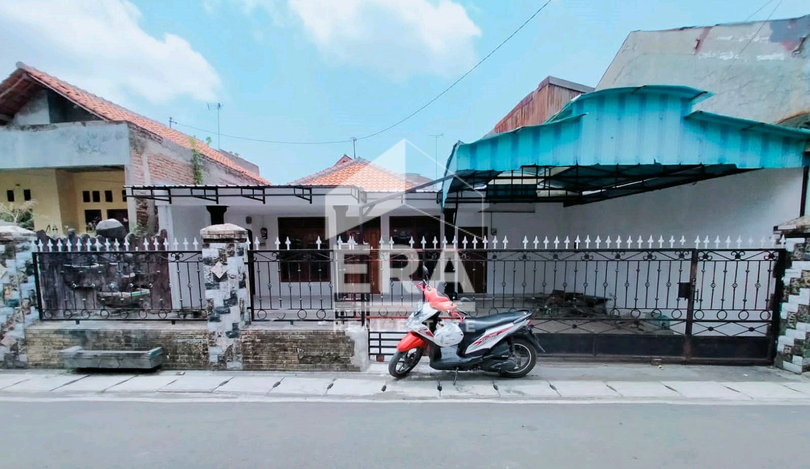 RUMAH - TEGAL SELATAN