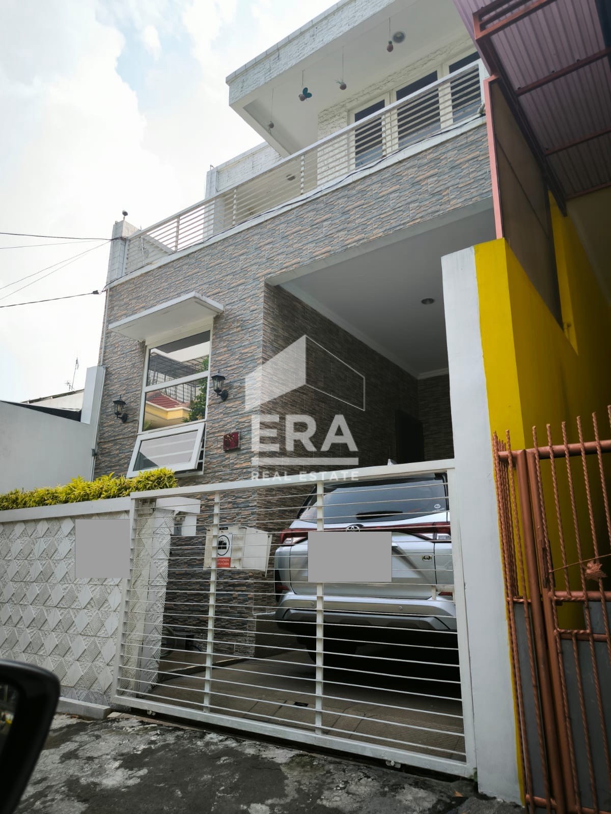 RUMAH - KELAPA GADING