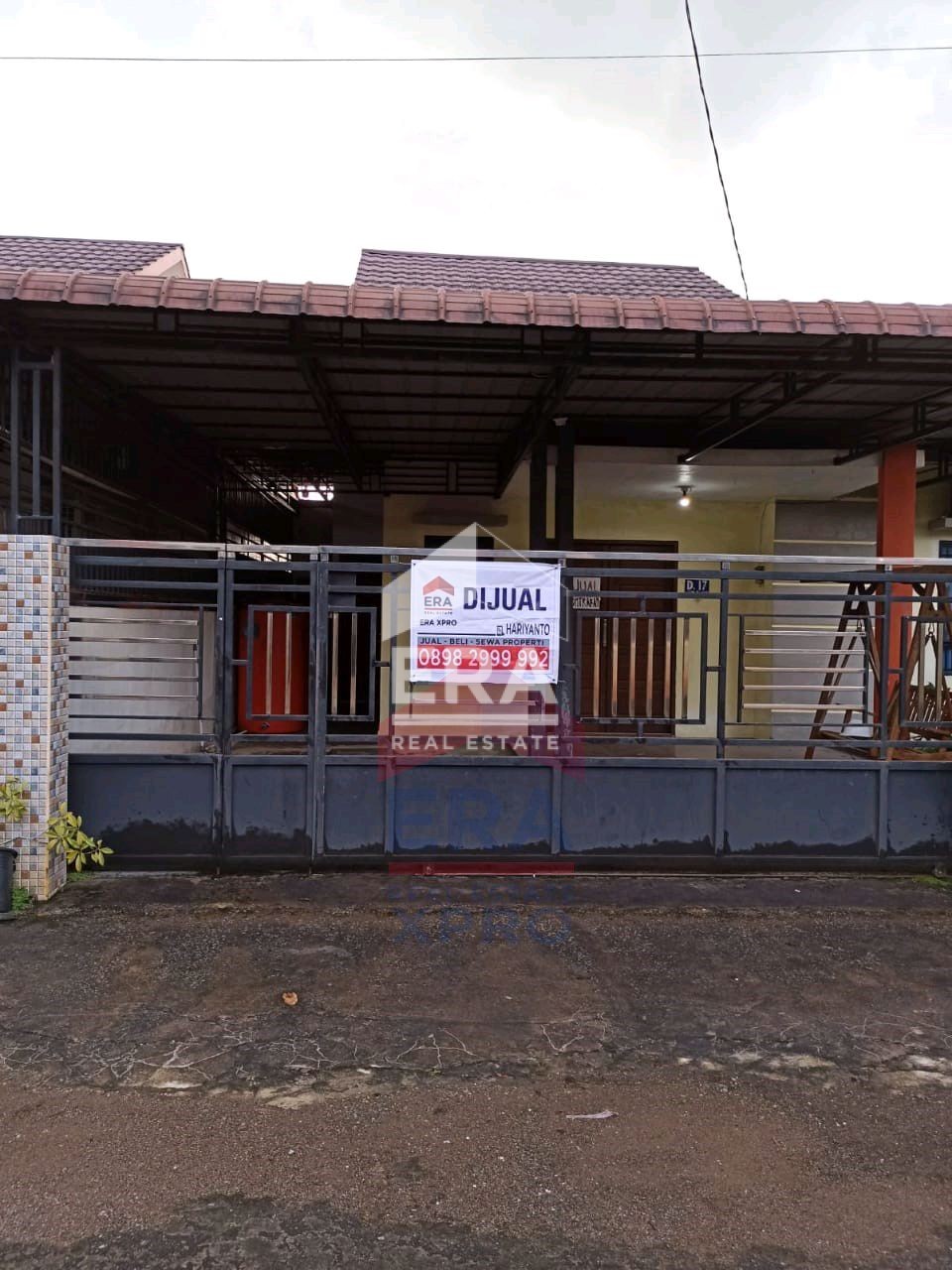 RUMAH - SUNGAI RAYA