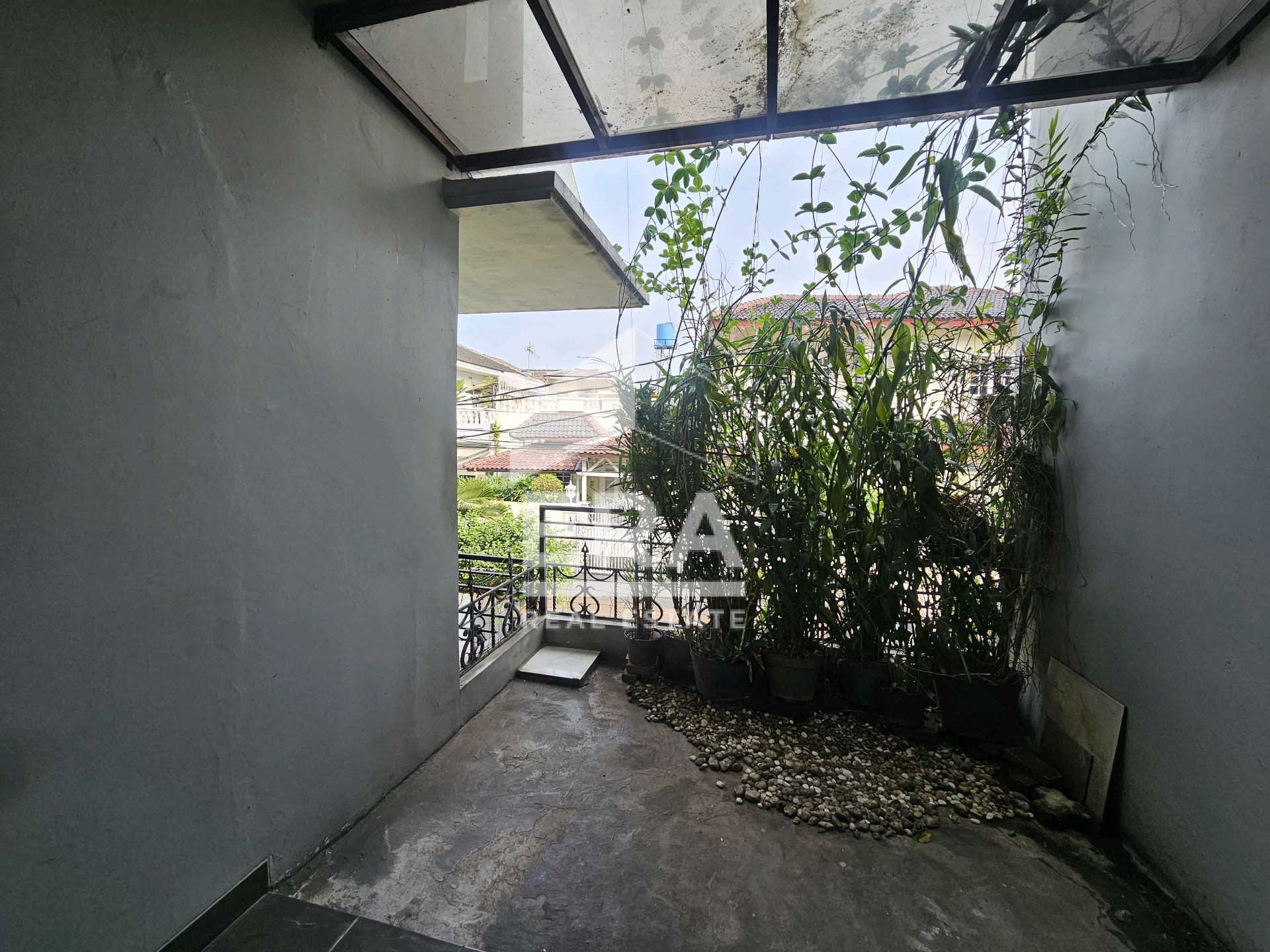 M015708