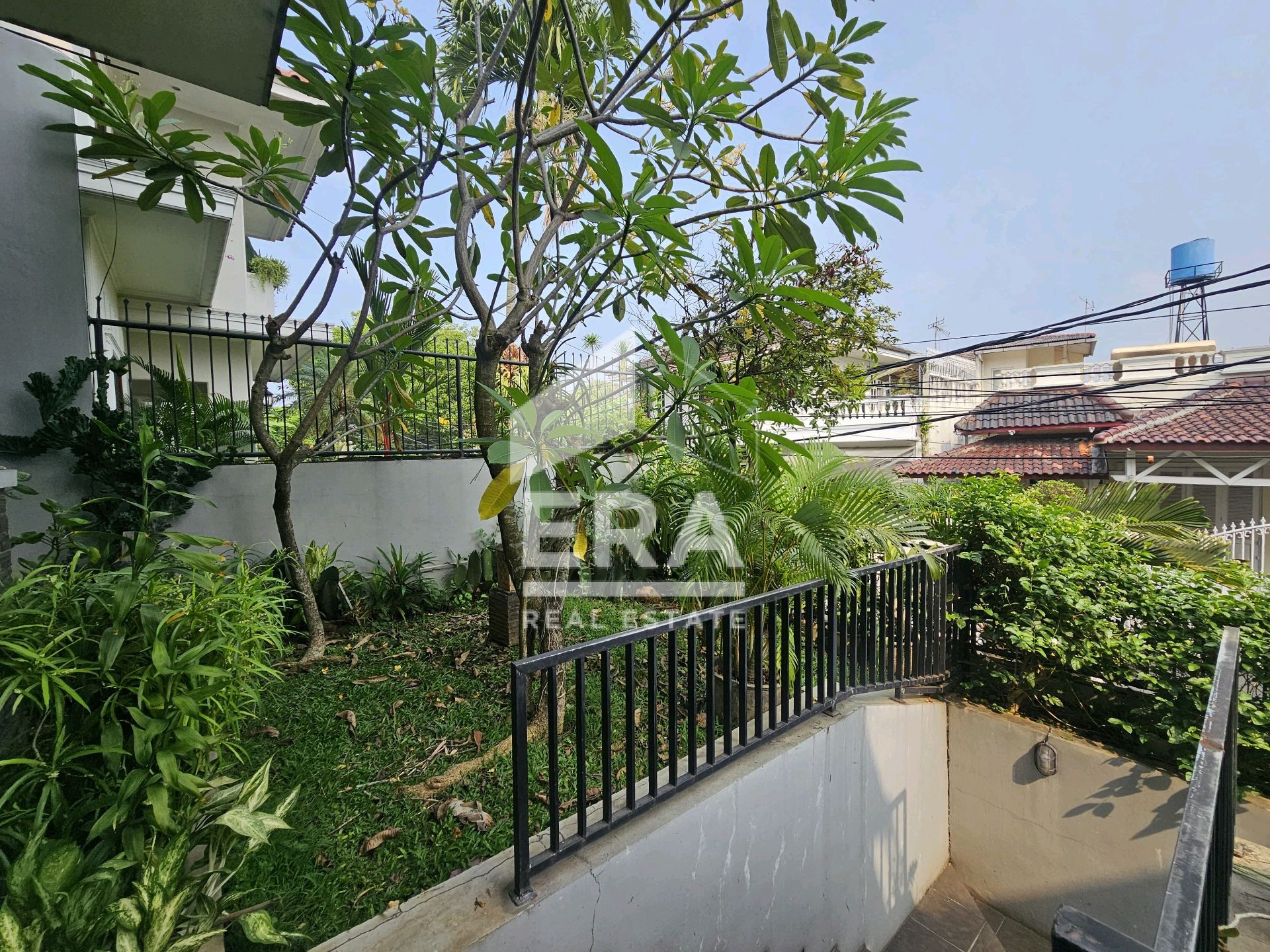 M015708