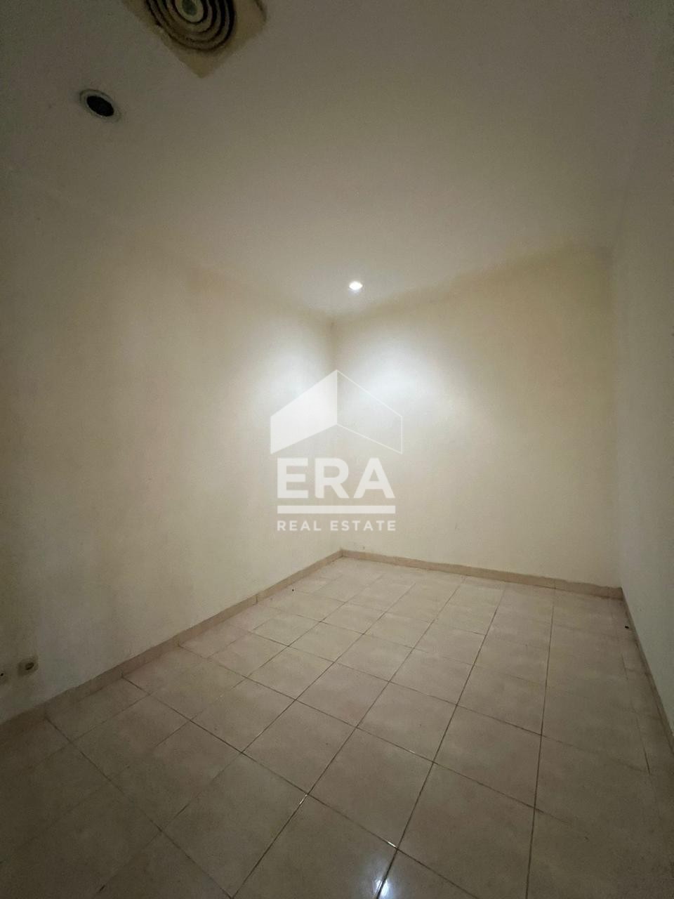O060048