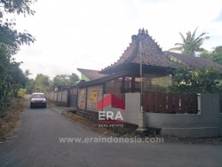 RUMAH - NGEMPLAK/UMBULMARTANI