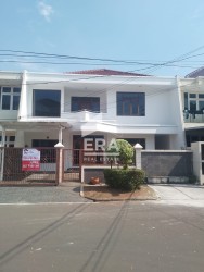 RUMAH - KELAPA GADING