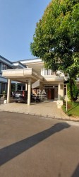 RUMAH - KELAPA GADING