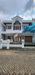 RUMAH - KELAPA GADING