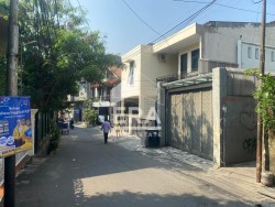 RUMAH - KEMANG