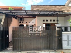 RUMAH - CEMPAKA PUTIH