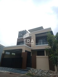 RUMAH - SERPONG UTARA