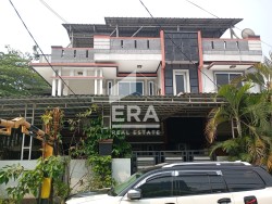 RUMAH - KELAPA GADING