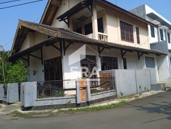 RUMAH - SEMARANG SELATAN