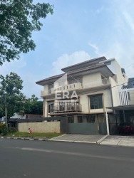 RUMAH - KEMBANGAN