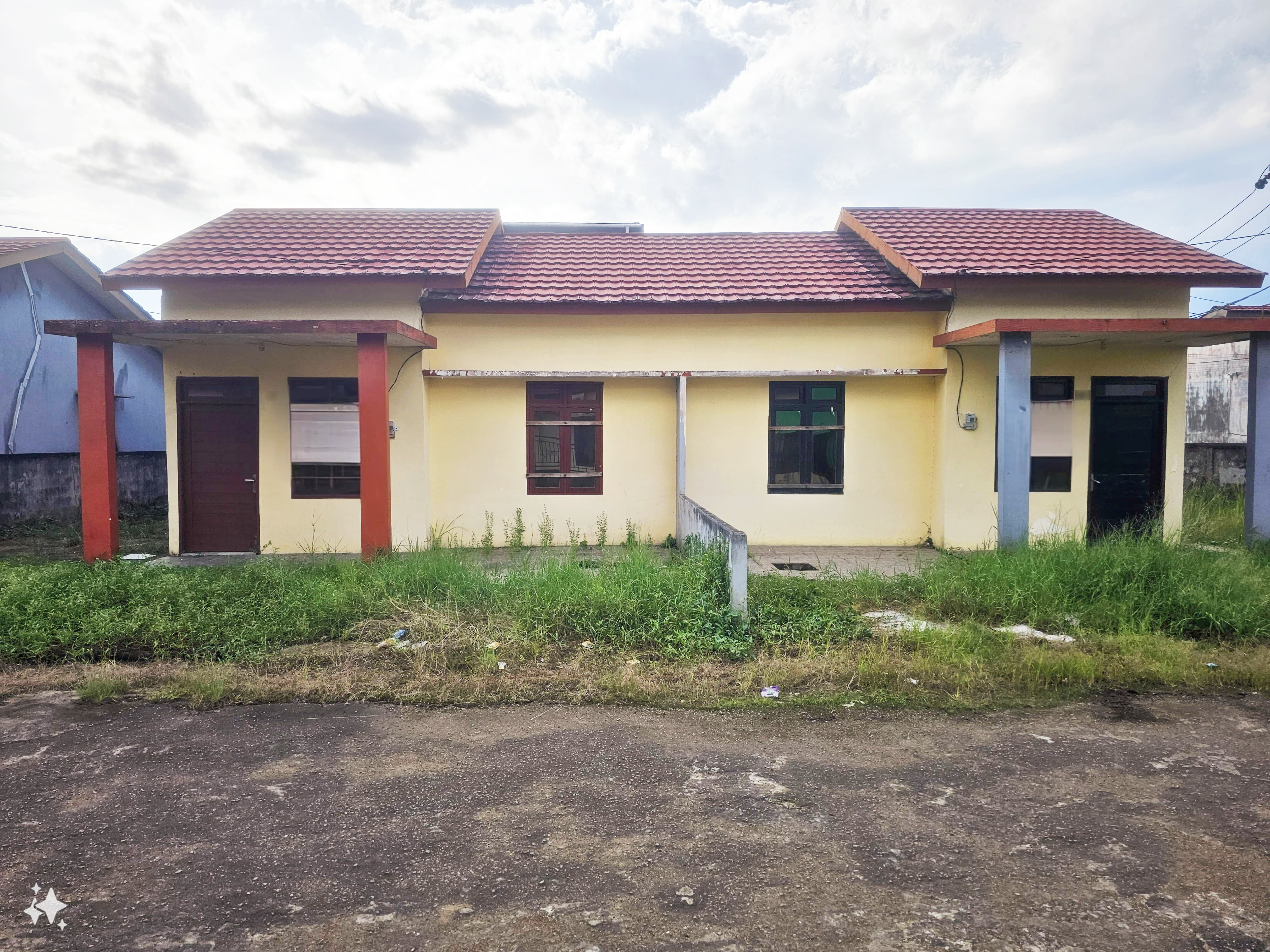 RUMAH - SUNGAI RAYA