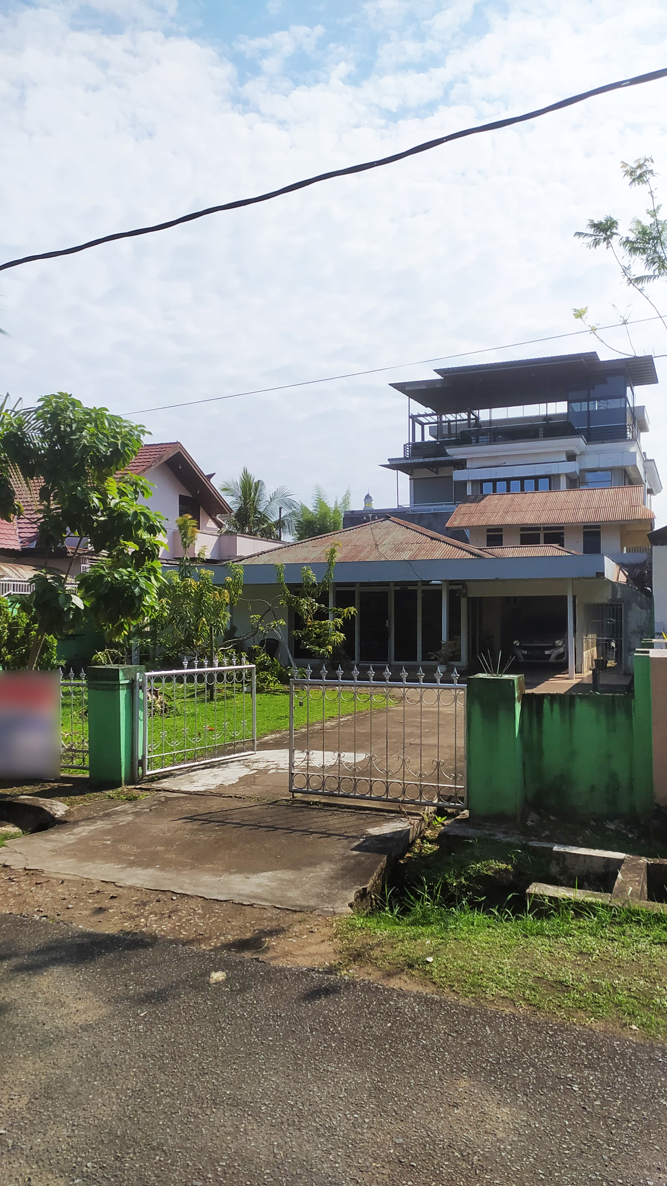 RUMAH - PONTIANAK SELATAN