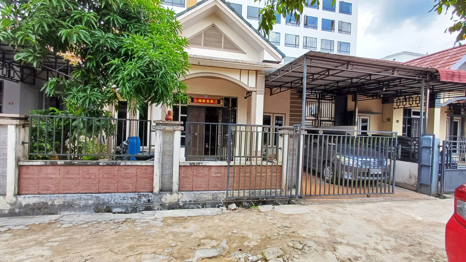 RUMAH - SUNGAI RAYA