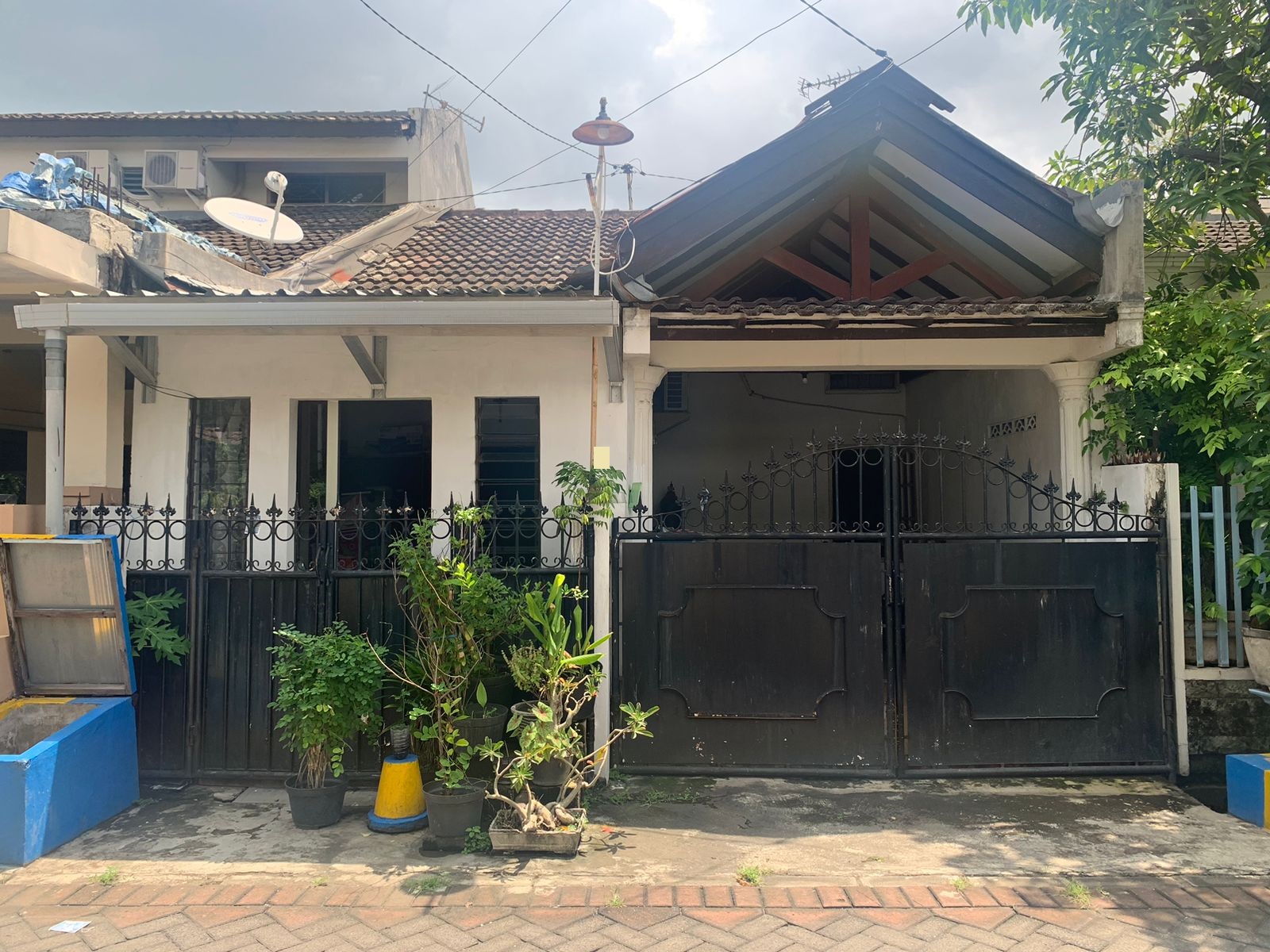 RUMAH - KUTISARI