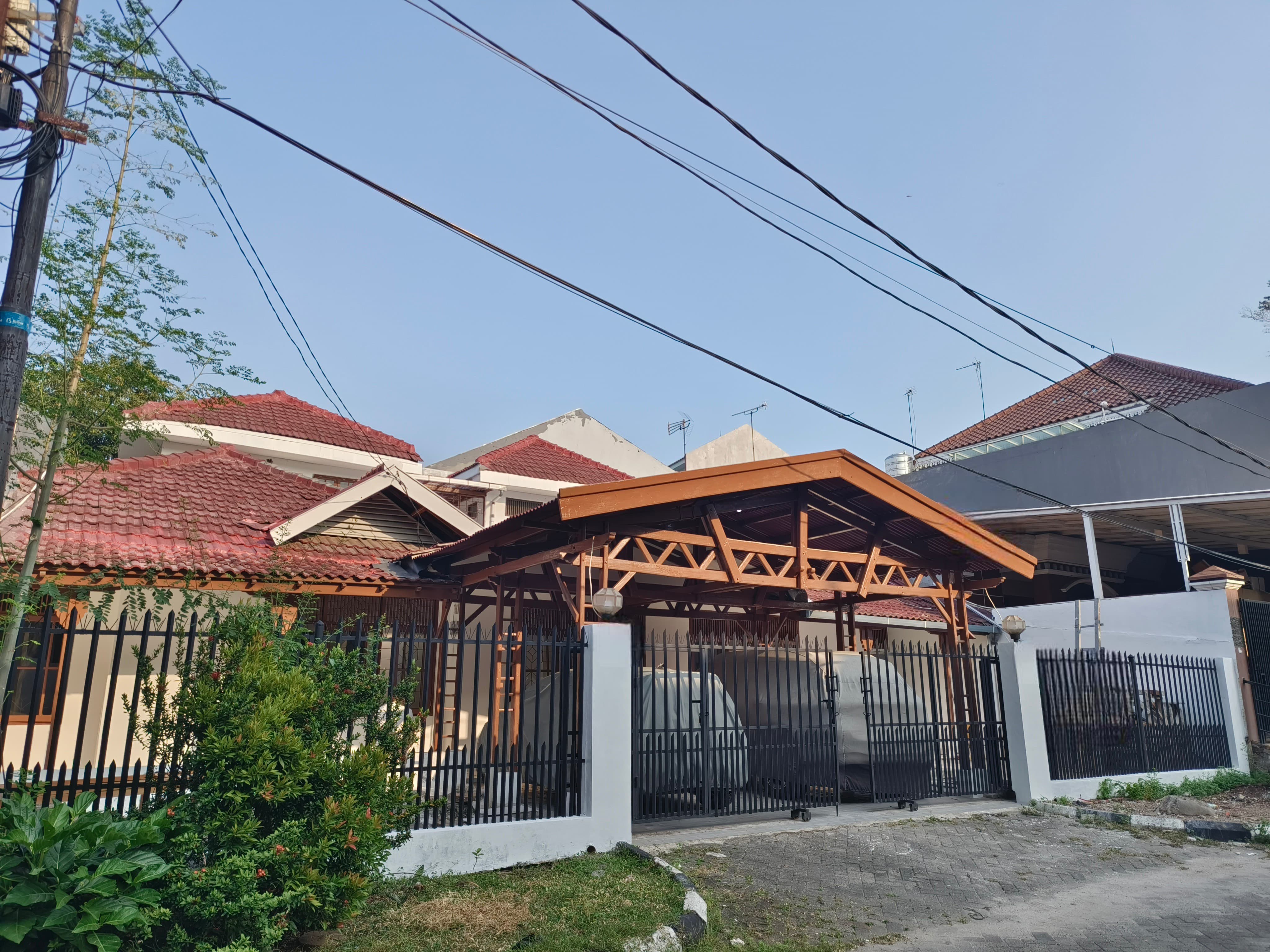 RUMAH - KELAPA GADING