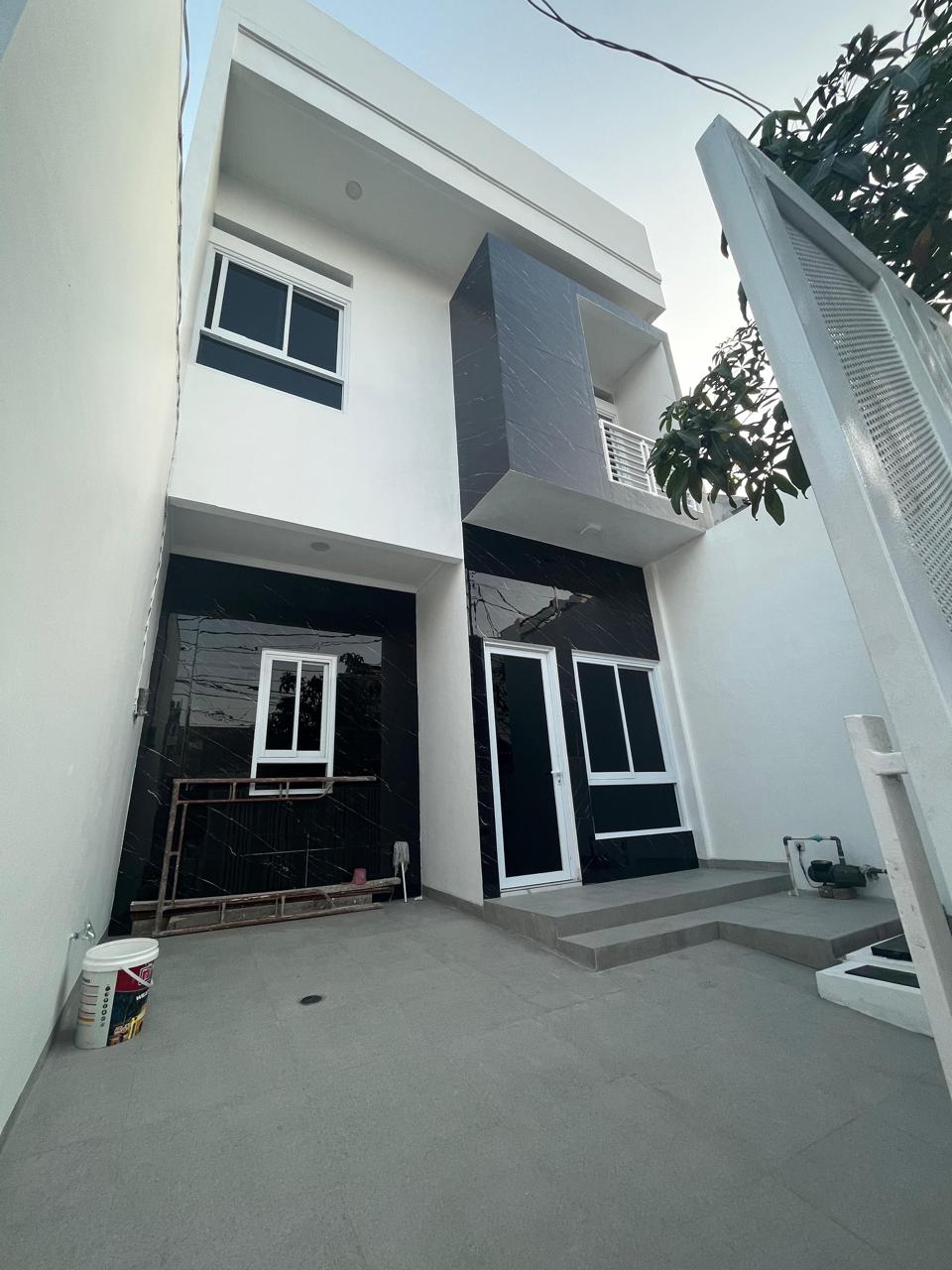 RUMAH - KELAPA GADING