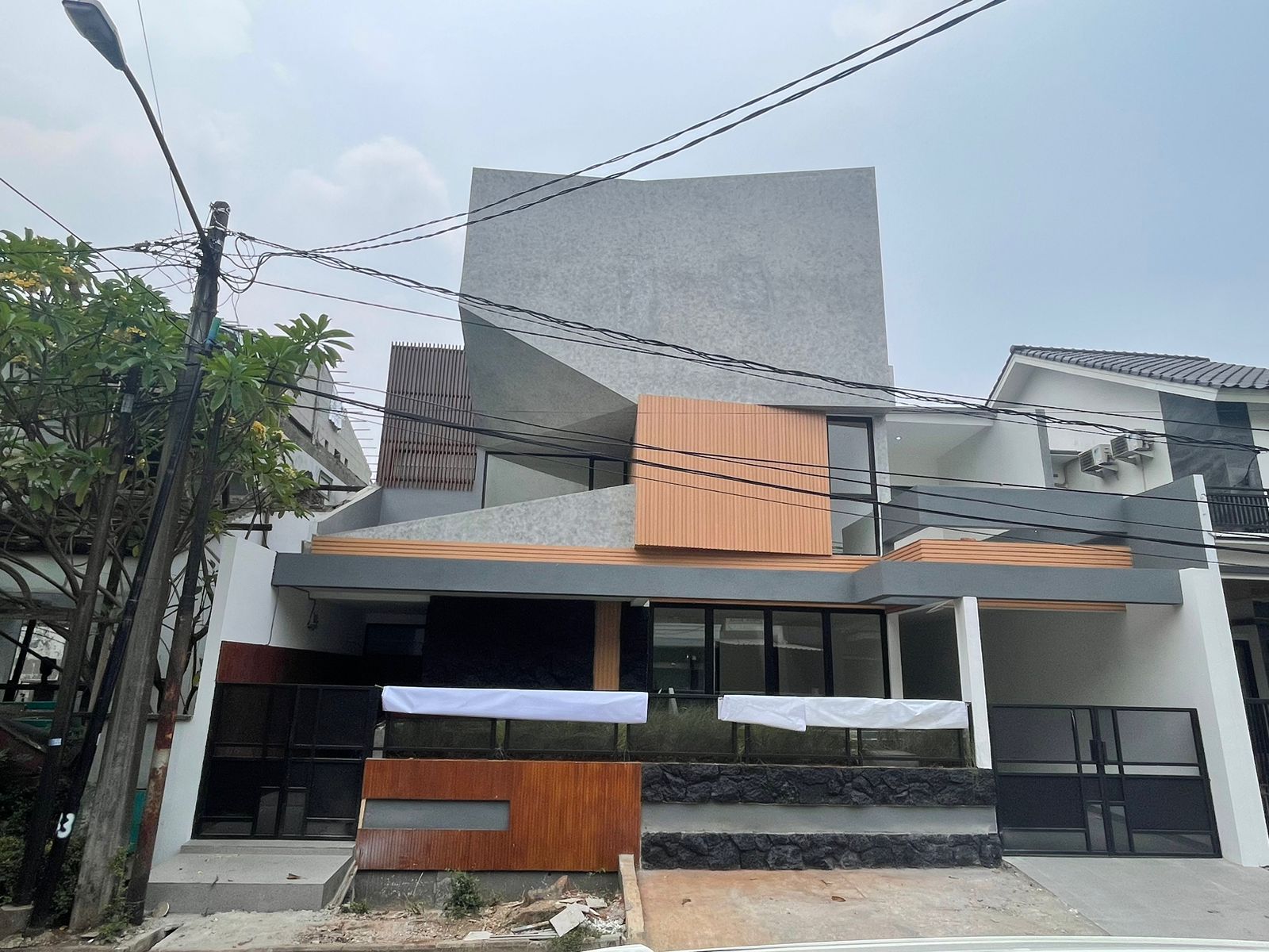 RUMAH - SEKTOR 9-BINTARO